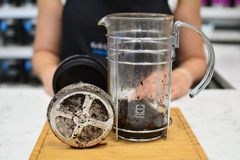 Cleaning a French Press Coffee Maker GROSCHE