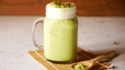 Easy To Make Iced Matcha Green Tea Latte Recipe - GROSCHE International Inc.