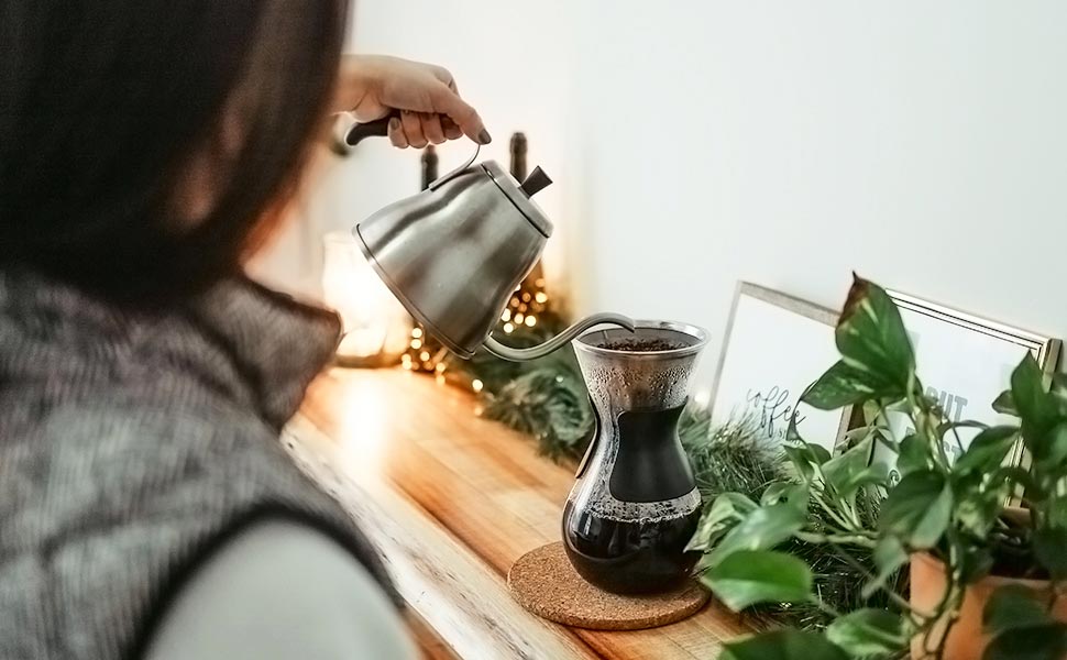 Chemex Vs Pour Over Coffee. What's the Difference and Which Tastes Better? - GROSCHE International Inc.