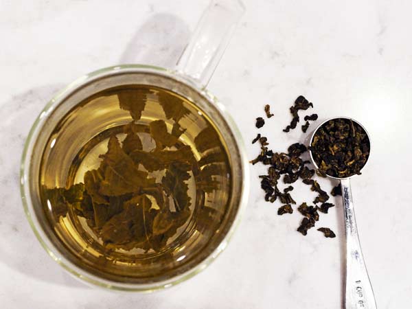 Loose Leaf Tea vs. Tea Bags - Which One's Better? - GROSCHE International Inc.
