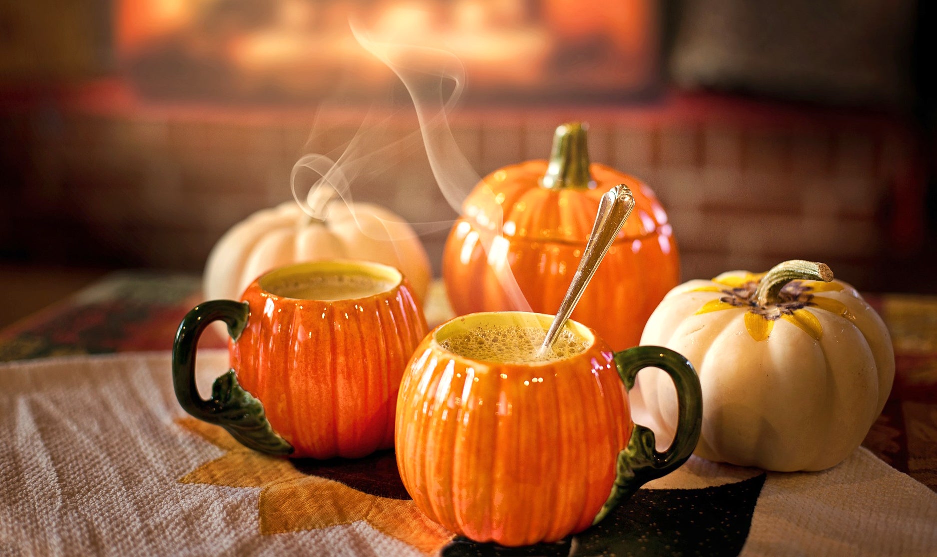 How to Make Pumpkin Spice Lattes at Home - GROSCHE International Inc.