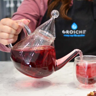 Grosche-Merlin-Infuser-teapot-pouring-tutti-fruity-tea