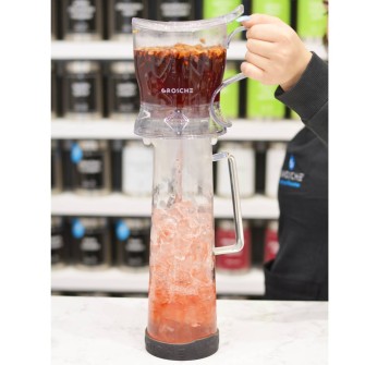 Grosche-Aberdeen--pouring-red--tea-andinto-BALI-and-red-tea-4