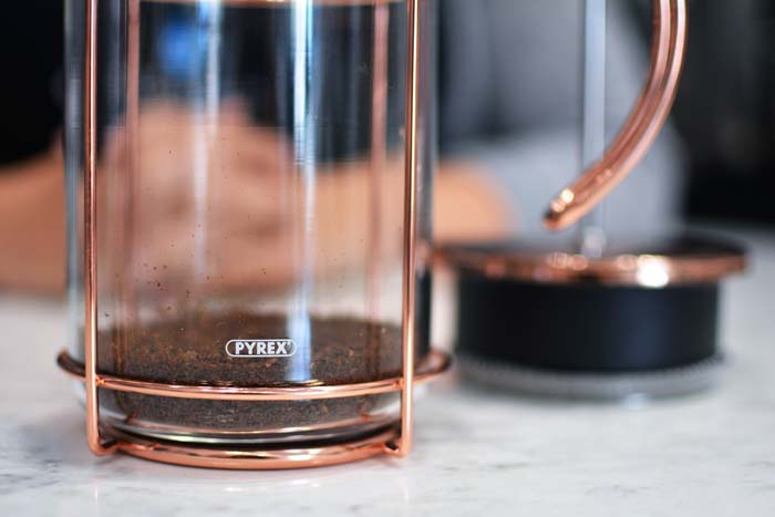 GROSCHE madrid rose gold closeup of beaker and grinds
