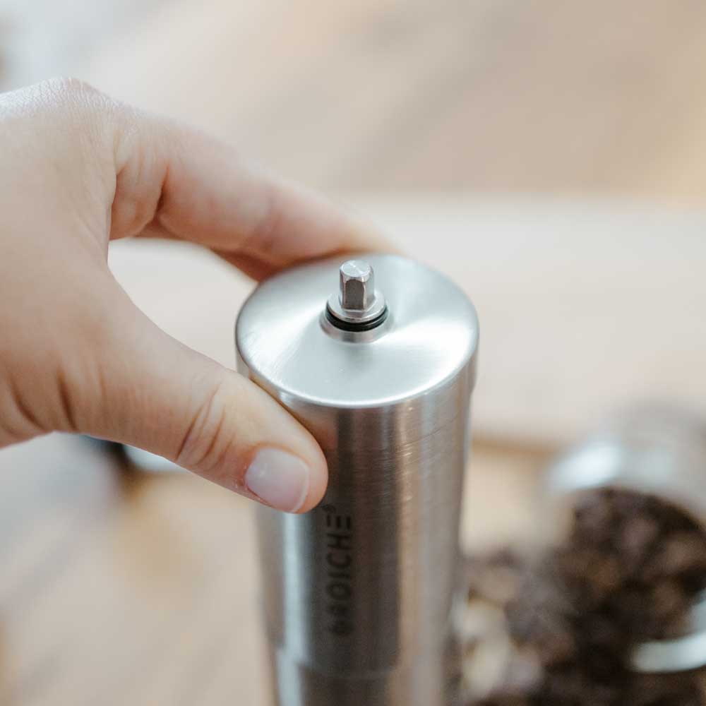 grosche bremen mini, manual coffee grinder, travel coffee grinder, coffee grinder for travel, portable coffee grinder, stainless steel coffee grinder, spice grinder, herb grinder, portable grinder. manual coffee grinder